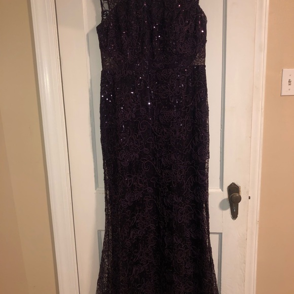 Plum colored dress, David’s bridal - Picture 4 of 5